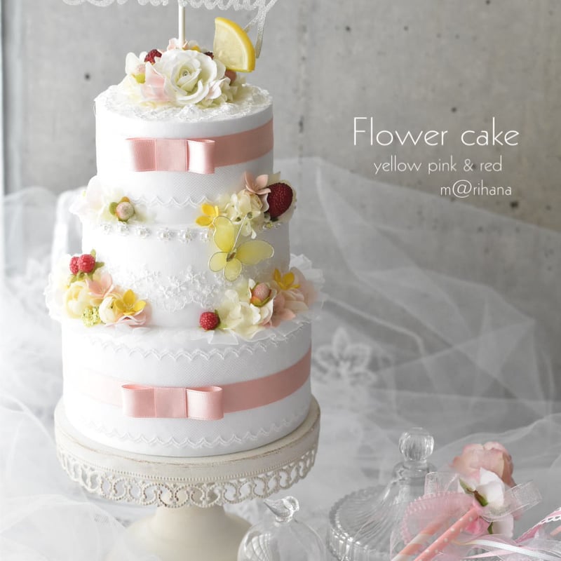 ホワイトローズの3段ケーキ型置物 ホワイトローズの3段ケーキ型置物