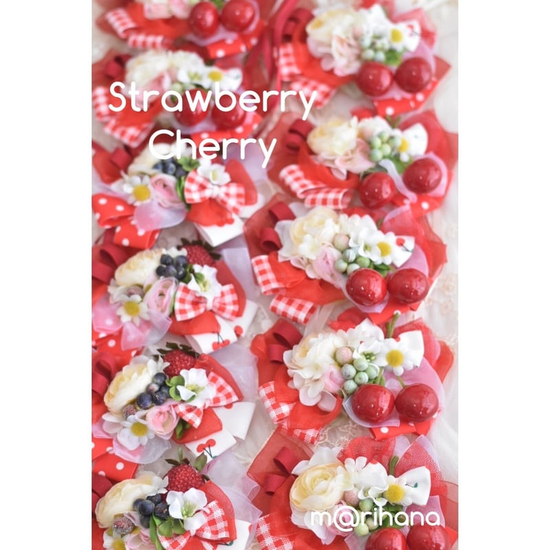 追加♡ハートチョコイヤーマフラー(イチゴ)♡ いちご柄マフラー 花モチーフ付き - メルカリ