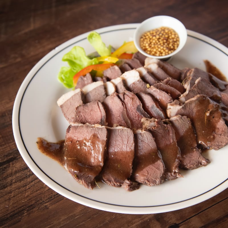 鹿モモ肉のしっとり低温調理 〜洋のハーブ仕立て〜（300g） | 【公式