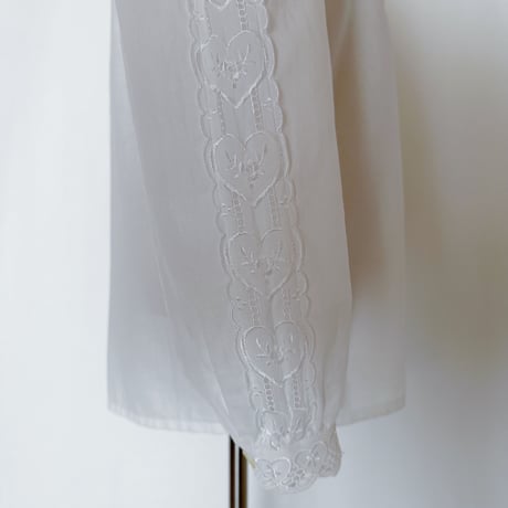 90's Euro Vintage Heart Embroidery Stand Collar Blouse