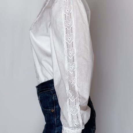 90's Euro Vintage Heart Embroidery Stand Collar Blouse