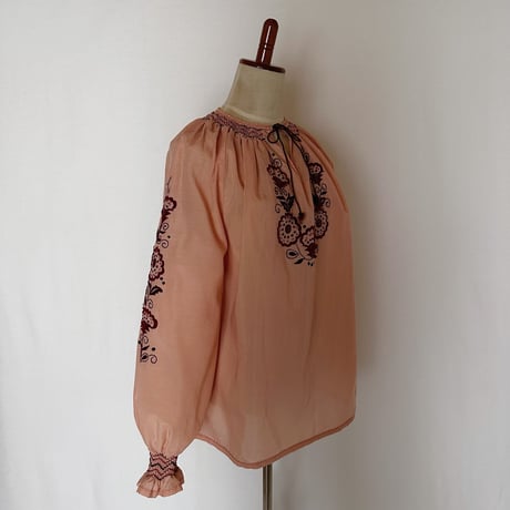70's Euro Vintage Hand Flower Embroidery Tunic Blouse