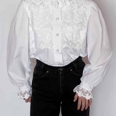 80's Euro Vintage Flower Embroidery Cutwork Lace Layered Design Blouse