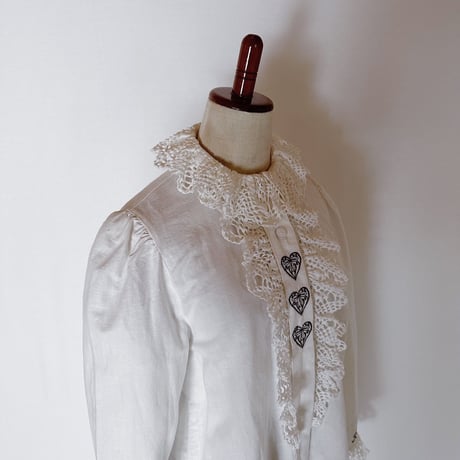 80's Euro Vintage Crochet Lace Frill and Heart Embroidery Blouse