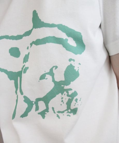 🐾🐾🫠🐾 tee made by me