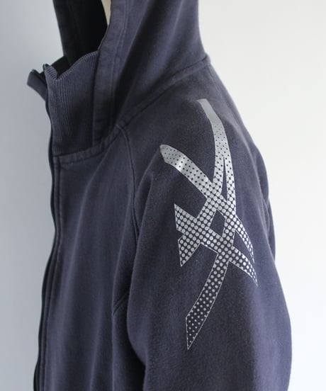late00s-early10s ASICS 🦾 faded technical zip-up hoodie made in china