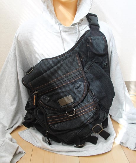mid00s 多重 pockets 🪨👖 body bag made in china