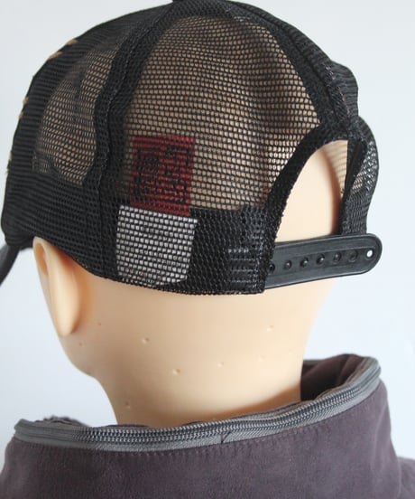 late00s 🕷️🌐🌸🕸️ tracker cap made in china