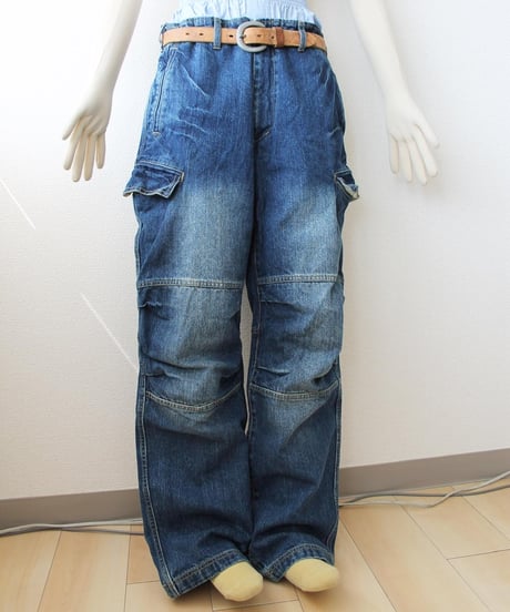 mid00s 🎧👖🎵 cargo jeans made in china