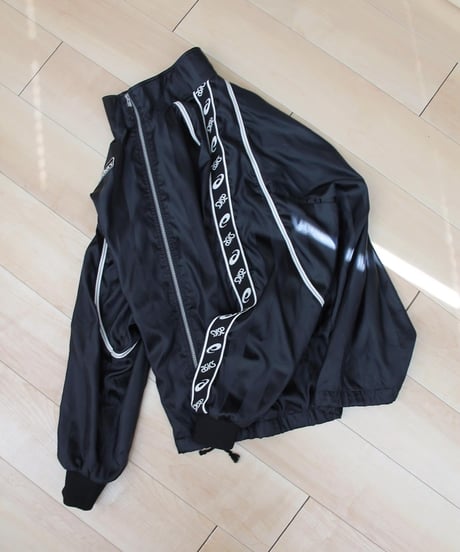 around00s ASICS 🦨 windbreaker made in japan