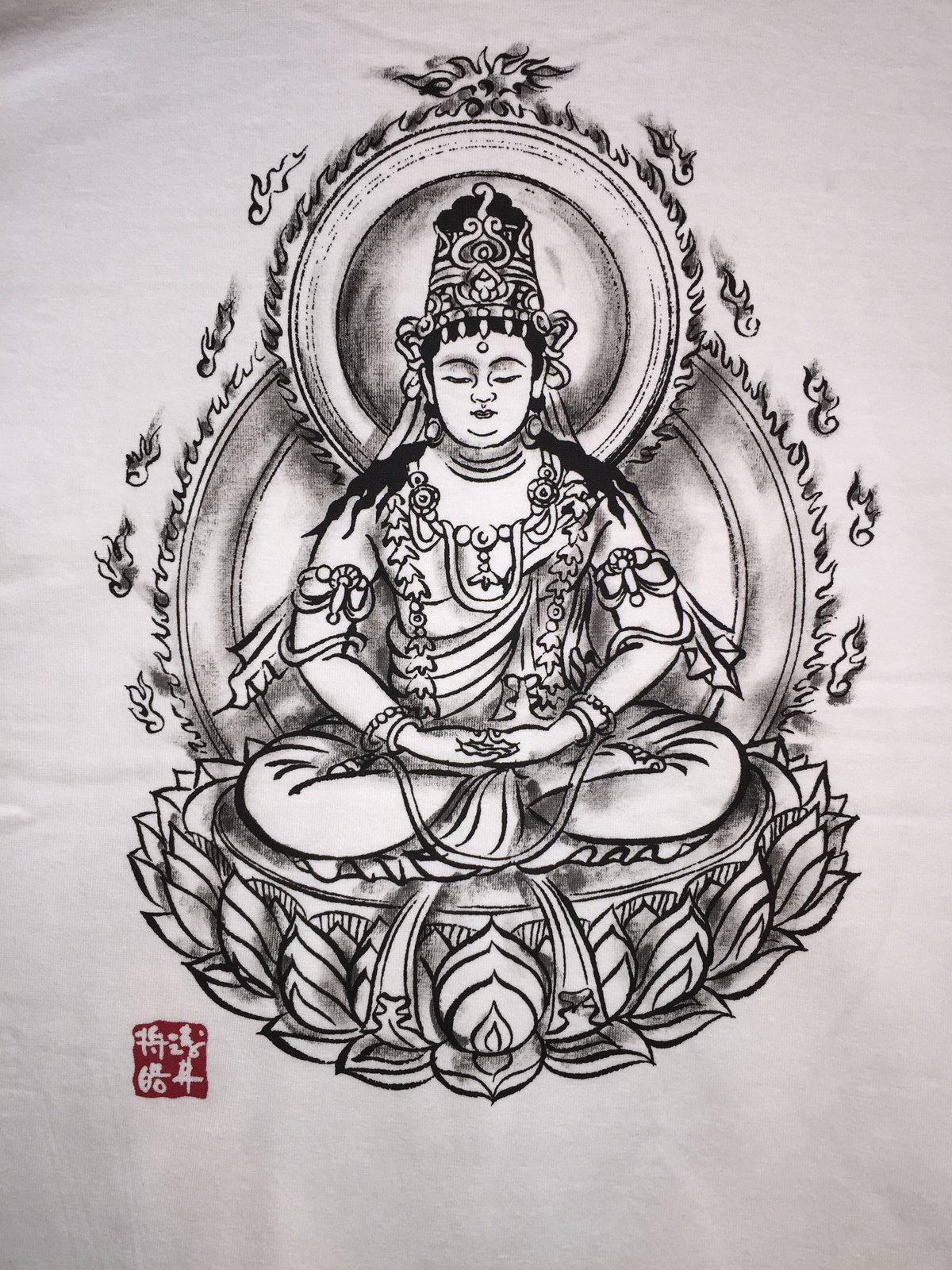 手描きTシャツ 仏画 No.11 大日如来 白 | 伯舟庵 WEB ストア (JAPAN)