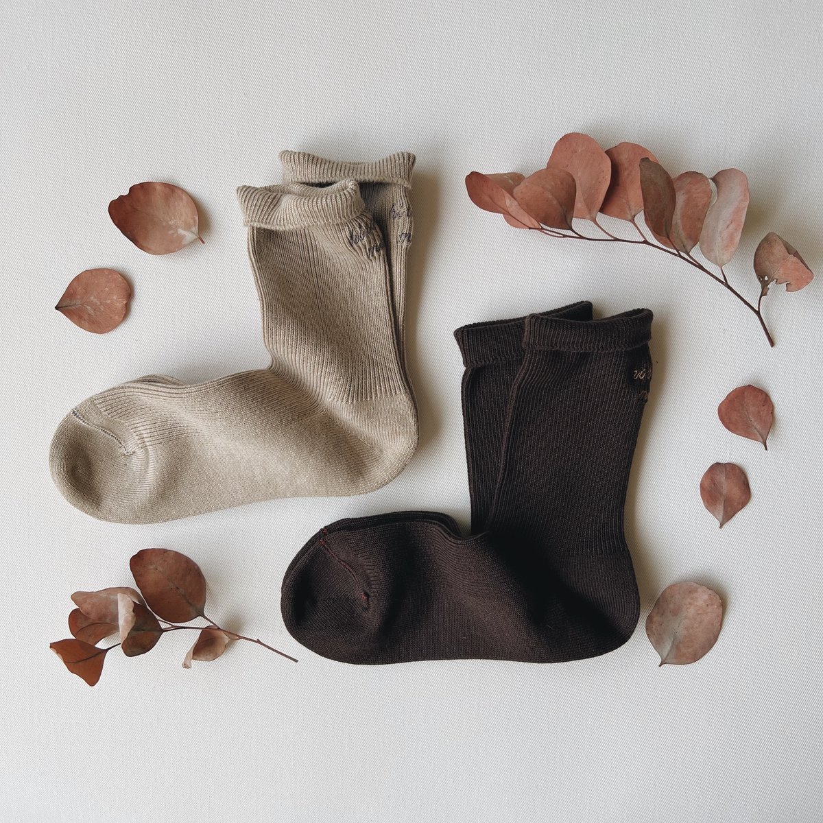 hitoharimama ロゴ入り靴下2点セット (ノベルティ袋付き) | hitoharimama 