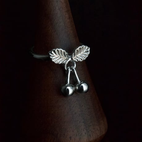 ［Pt900］cherry branch ring