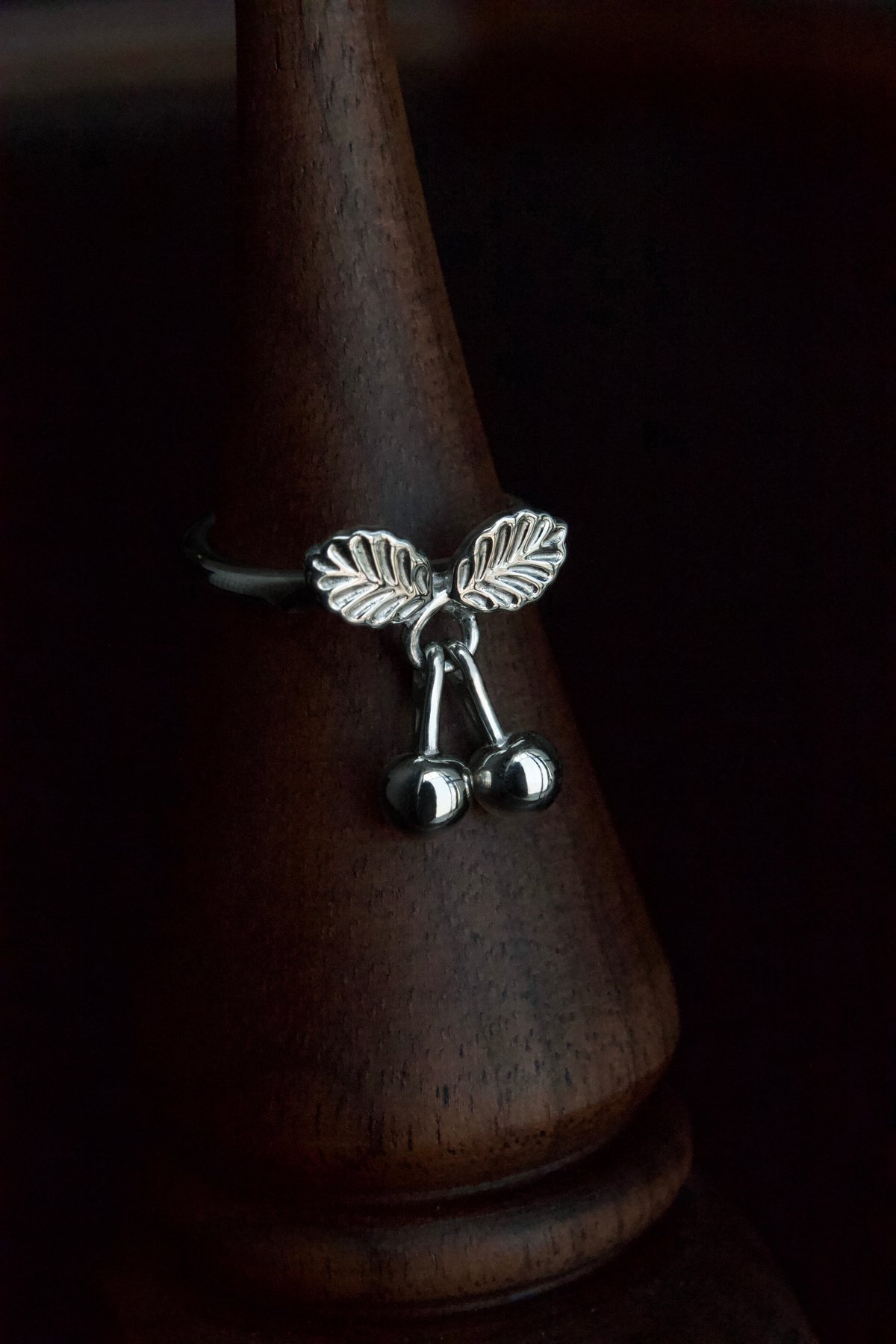 Pt900］cherry branch ring | gisele