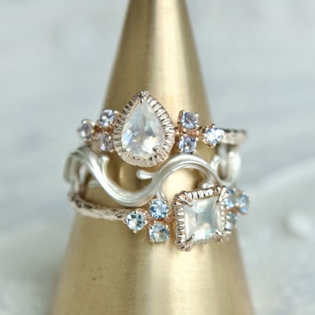 ［K10］wavy arabesque ring