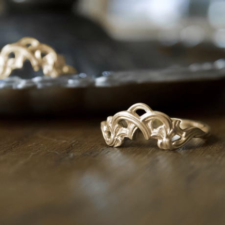 ［K10］arabesque tiara ring