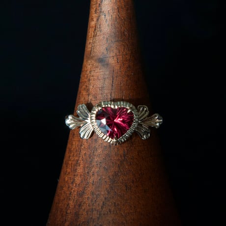 admired heart ring -M-