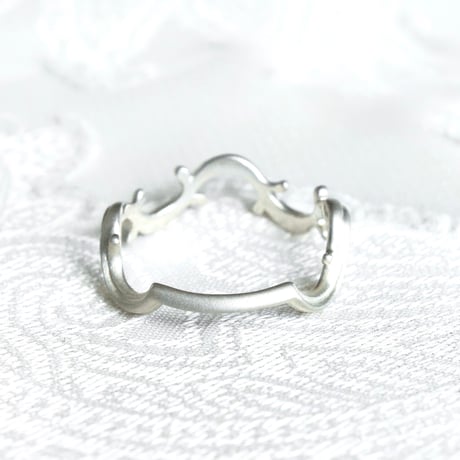 ［K18］wavy arabesque ring