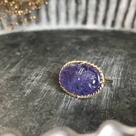 rainy flower tanzanite carving ring