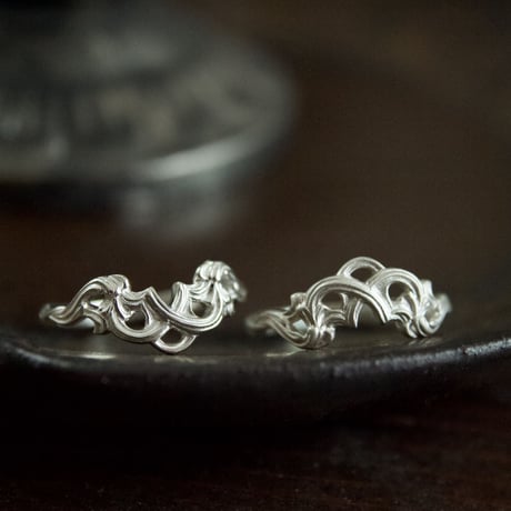 ［K10］arabesque tiara ring