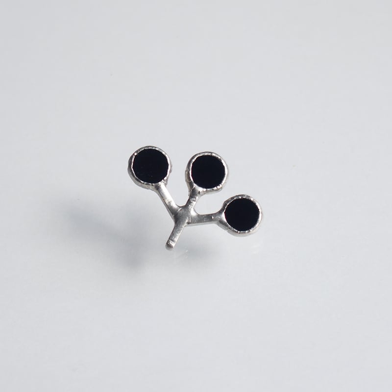 kinomi/brooch/black | Scape ガラスと植物