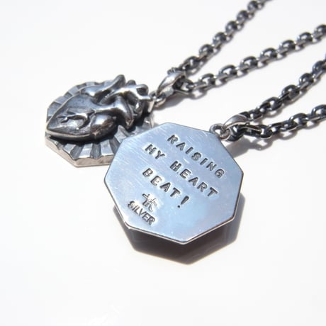 輝く心臓 necklace