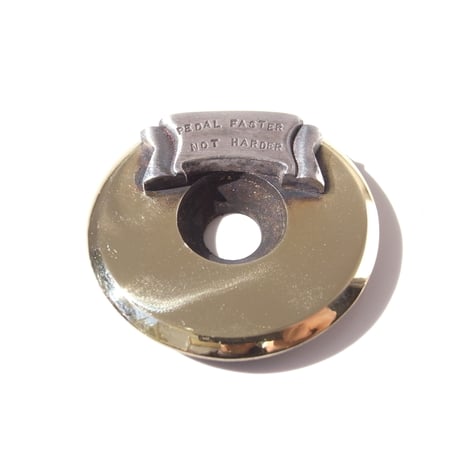 ribbon plate | head cap