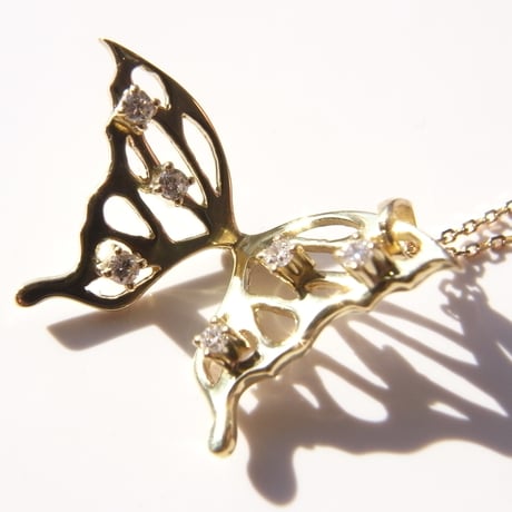 shiny butterfly!! necklace