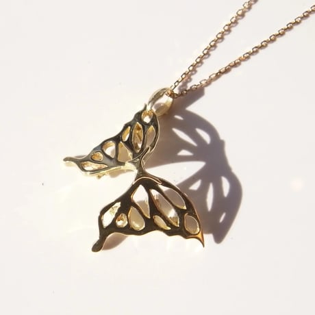 shiny butterfly!! necklace