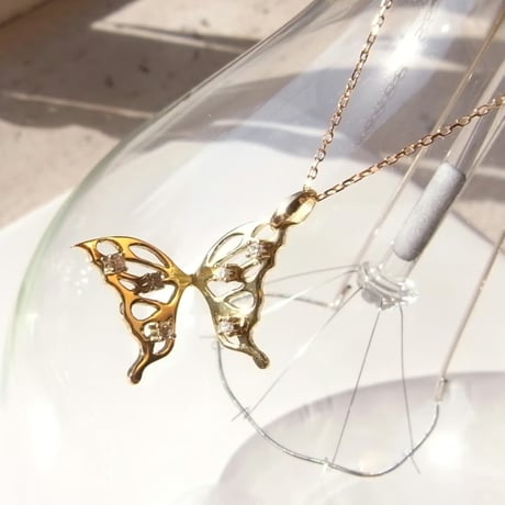 shiny butterfly!! necklace