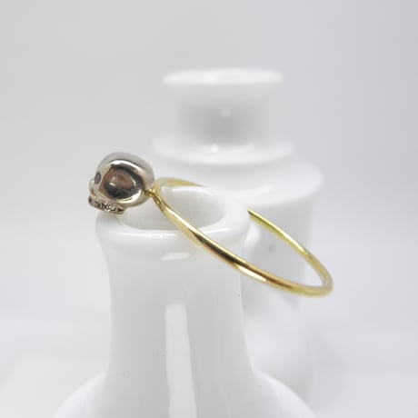 sottile - baby skull ring | dia × amethyst