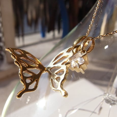 butterfly necklace | G-series＋square stone charm | white topaz