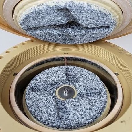 電動石臼製粉機200V【A-130 Super-J インバータ付】ヨーロッパ製でお洒落な石臼！||パン屋さん蕎麦屋さんに最適です！(税込/送料込)