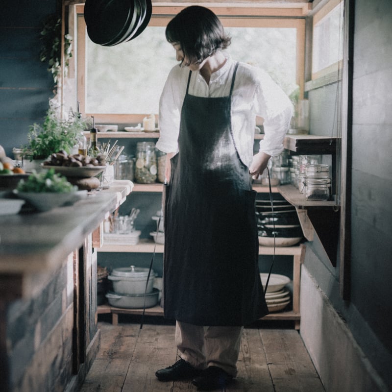 リネン・エプロン［チャコールブラック］ | 心に風 / Wind for Mind