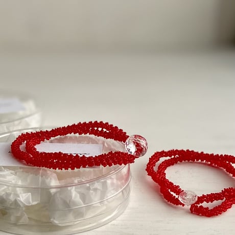 hand knitting  bracelet / red/一点物