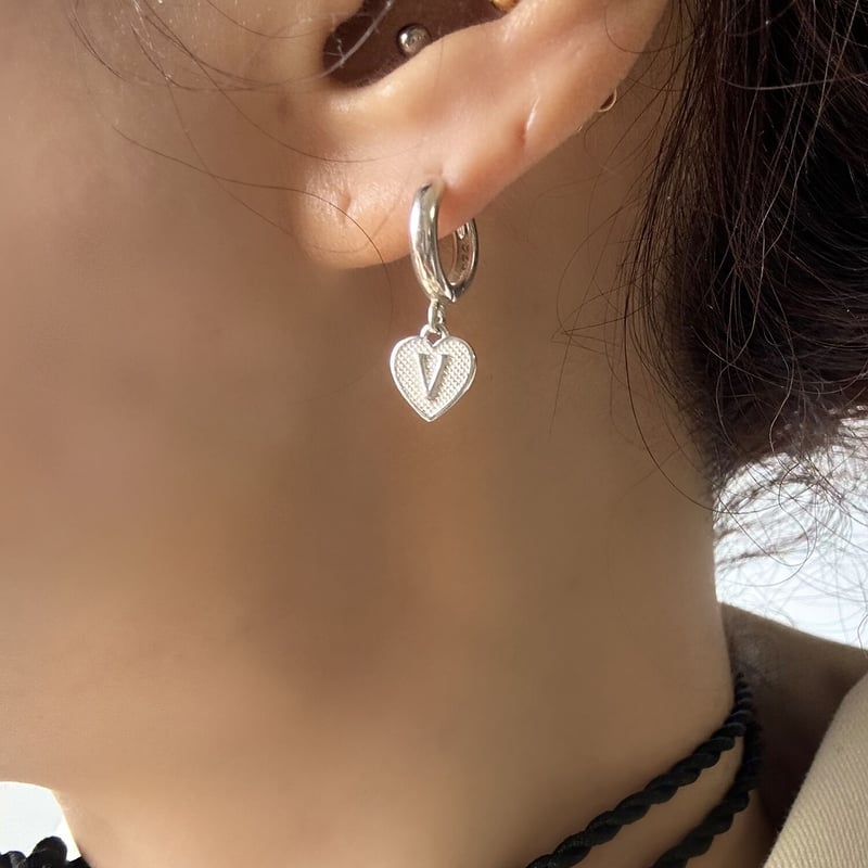 S925ハートイニシャルフープピアス/022075 | TUWAKRIM S925ハートイニシャルフープピアス/022075 | TUWAKRIM