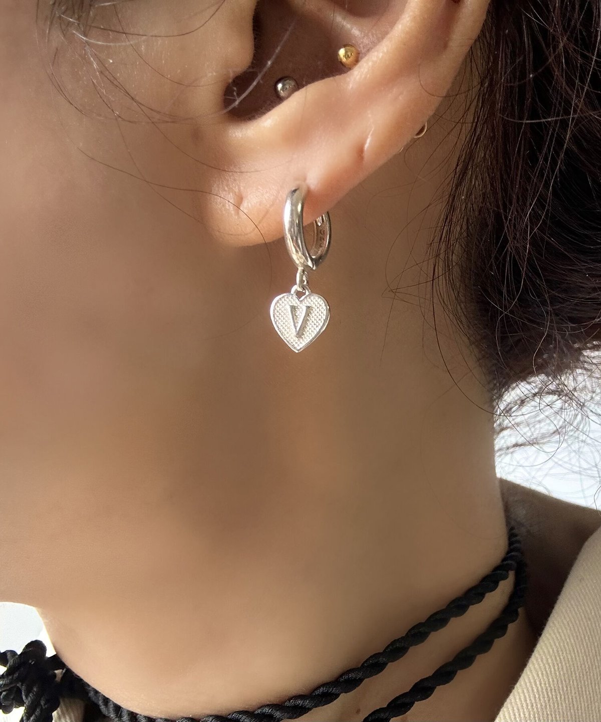 S925ハートイニシャルフープピアス/022075 | TUWAKRIM S925ハートイニシャルフープピアス/022075 | TUWAKRIM