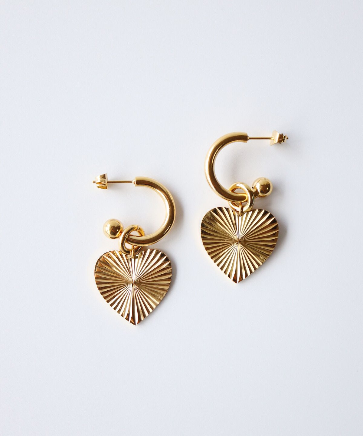 ハートカットピアス/ 022082 | TUWAKRIM ハートカットピアス/ 022082 | TUWAKRIM