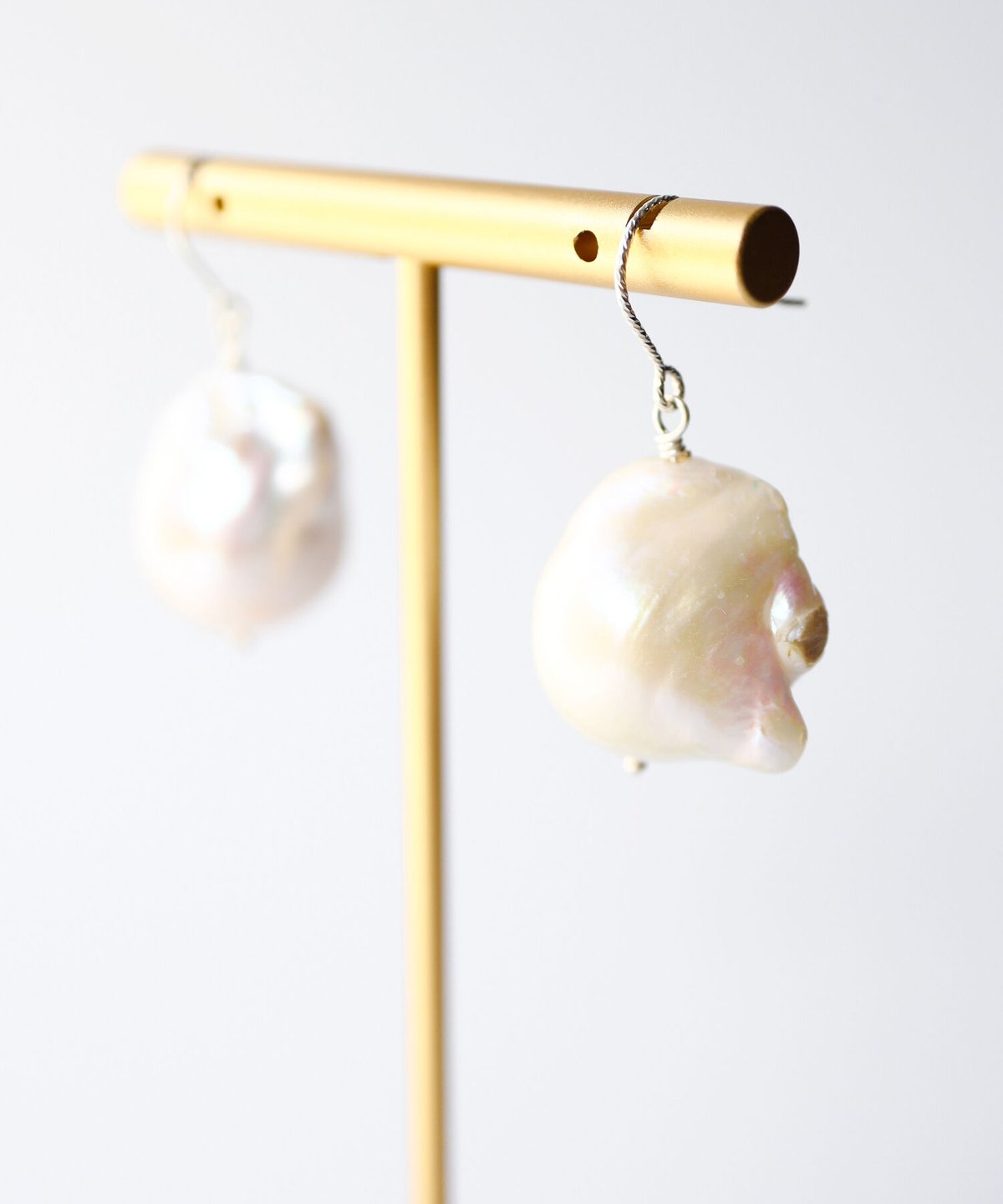 オイスターバロックパールピアス/021091 | TUWAKRIM オイスターバロックパールピアス/021091 | TUWAKRIM