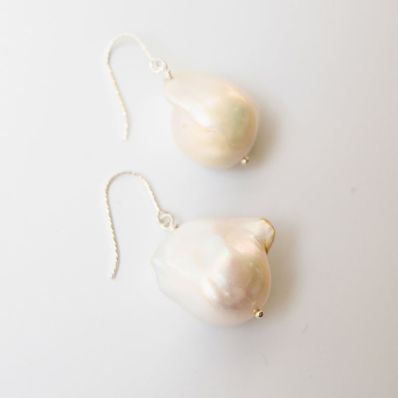 オイスターバロックパールピアス/021091 | TUWAKRIM オイスターバロックパールピアス/021091 | TUWAKRIM
