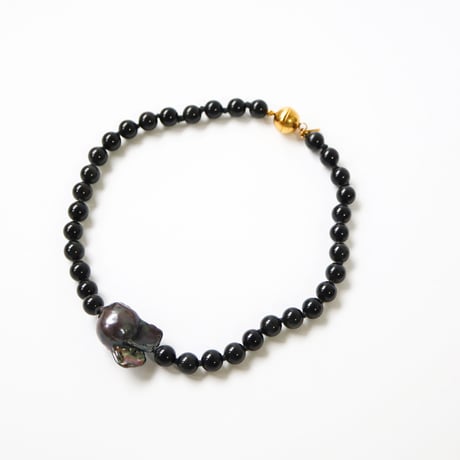 ONYX baroque-pearl necklace /022023