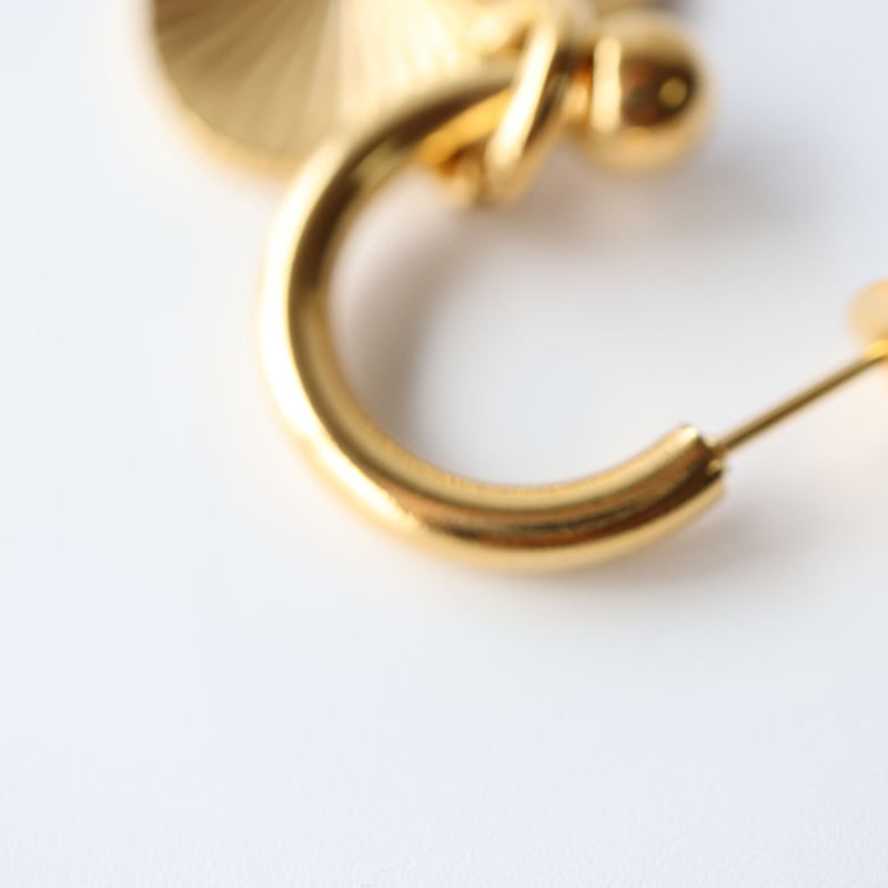ハートカットピアス/ 022082 | TUWAKRIM ハートカットピアス/ 022082 | TUWAKRIM
