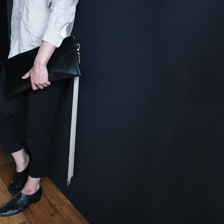tail tale clutch bag (leather)black#04【クラッチバッグ】