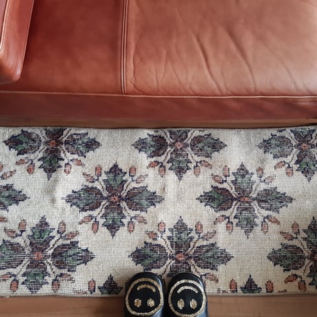 一点物ビンテージラグ（トルコ、アナトリア）花柄ラグ138 x 242 cm