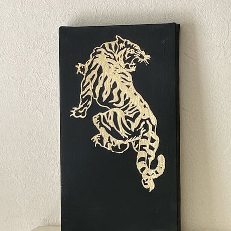 タイガー　黒に金