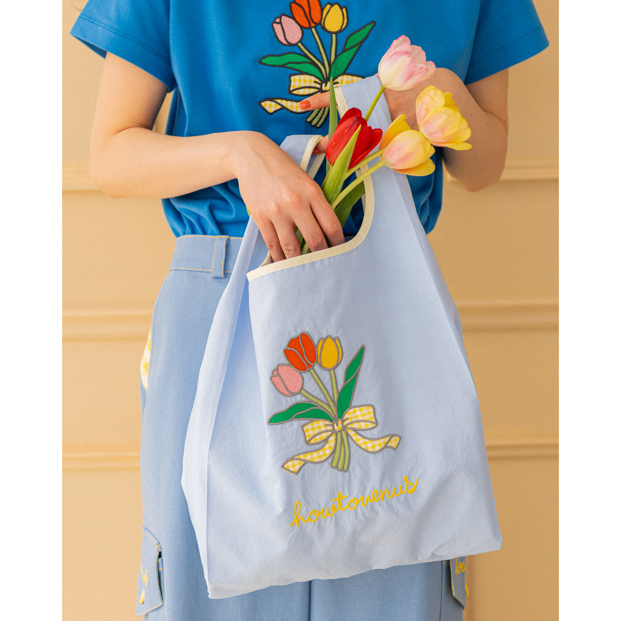 Tulip Bouquet Tote Bag | HOWTOVENUS