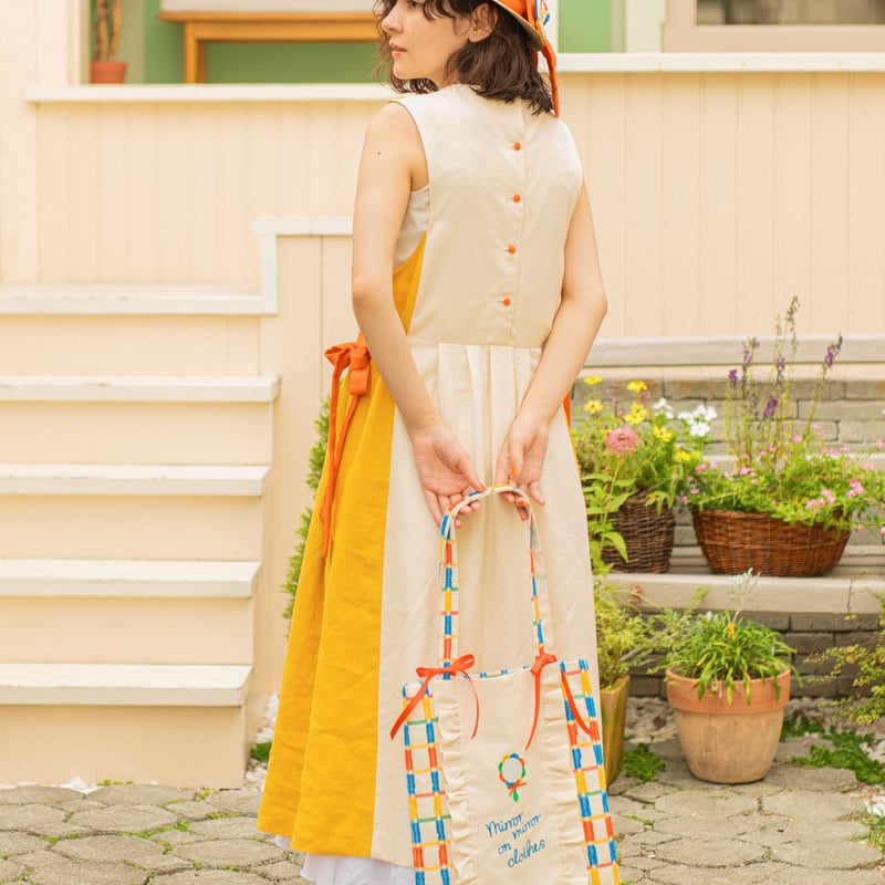 Mirror on Dress | HOWTOVENUS
