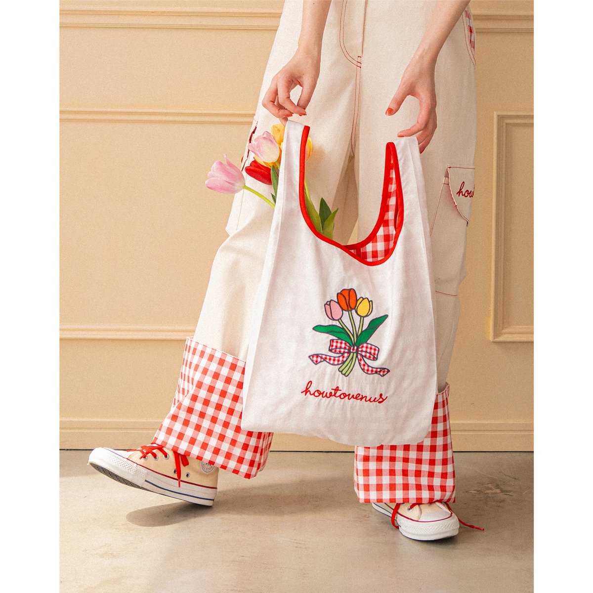 Tulip Bouquet Tote Bag | HOWTOVENUS