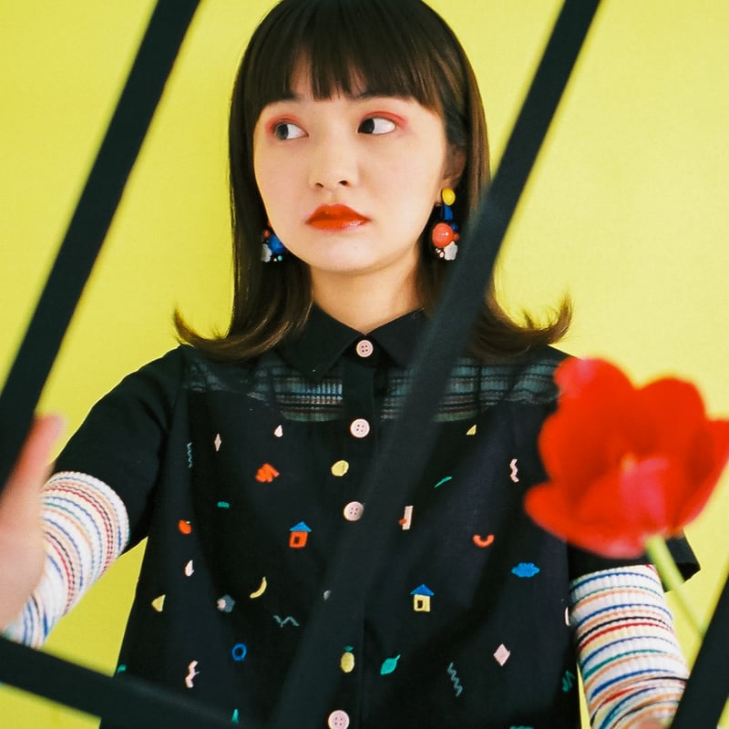 トップス HOWTOVENUS Doodle Stitch Blouse - BLACK Doodle Stitch Blouse - BLACK | HOWTOVENUS