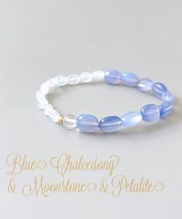 ブルーカルセドニー＆ペタライト＆ムーンストーン＆18KYGビーズブレスレット（約16.50cm）